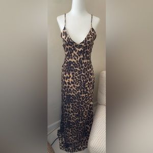 Super Sexy Leopard Maxi Slip Dress. LUX Style & Lux Look. Stunning silhouette!🤩